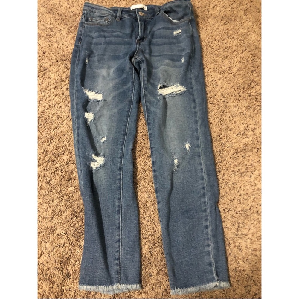 Vici Dolls Distressed Ankle Jeans